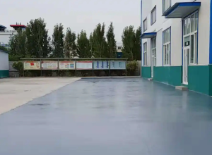 澄迈彩色路面喷涂翻新的材料对冬季